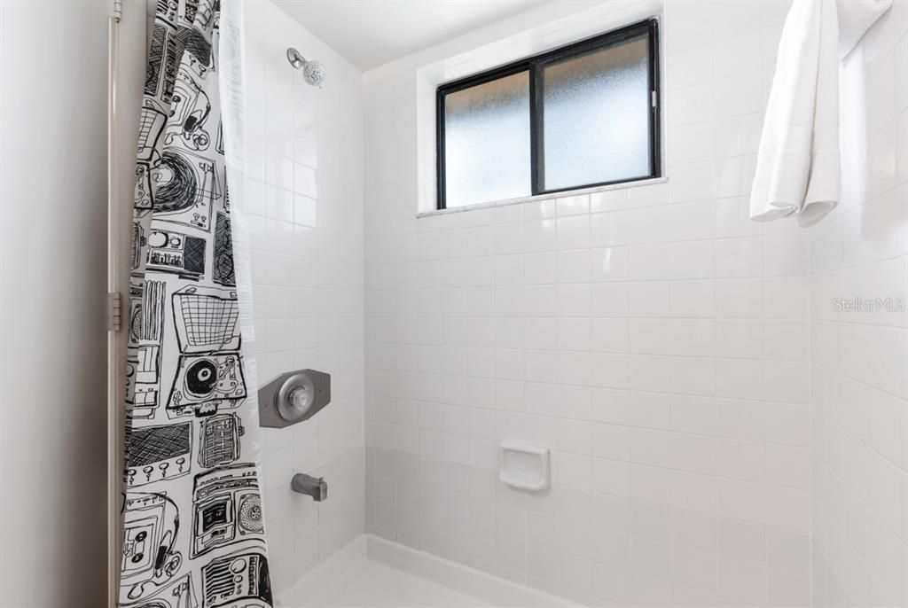 For Rent: $1,750 (2 beds, 2 baths, 899 Square Feet)