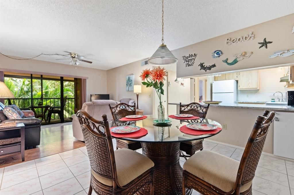 For Rent: $1,750 (2 beds, 2 baths, 899 Square Feet)