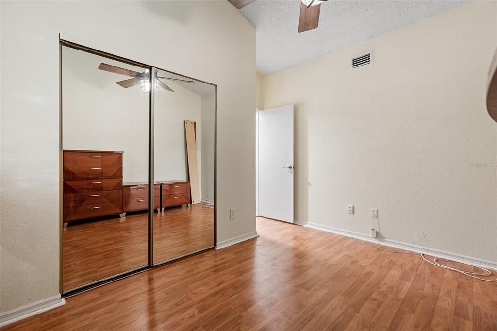 Active With Contract: $189,900 (2 beds, 2 baths, 1245 Square Feet)
