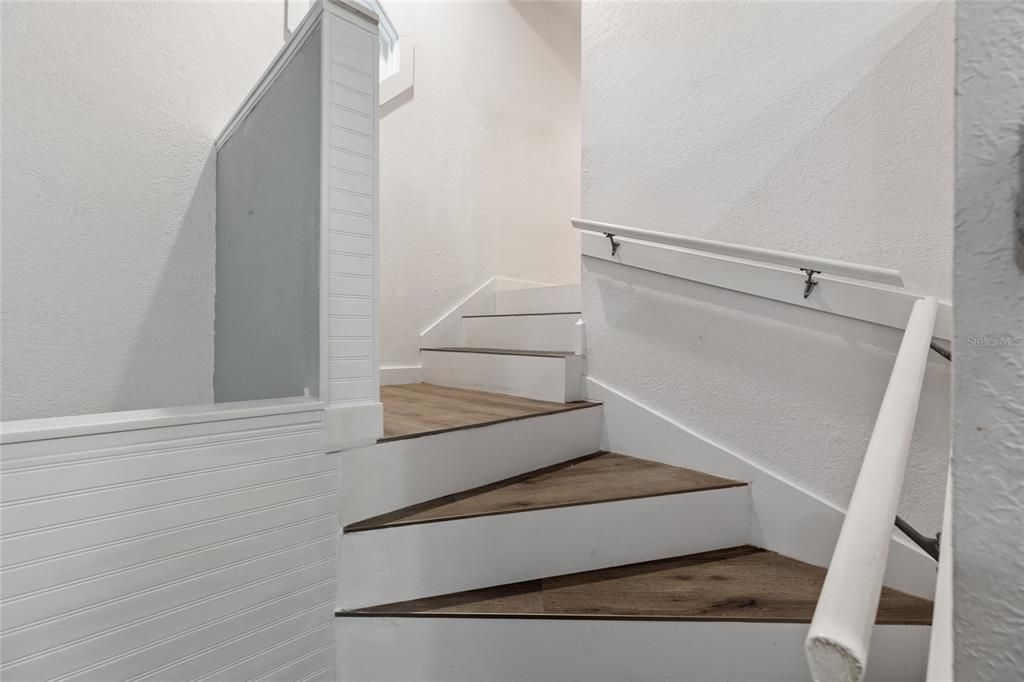 Active With Contract: $189,900 (2 beds, 2 baths, 1245 Square Feet)