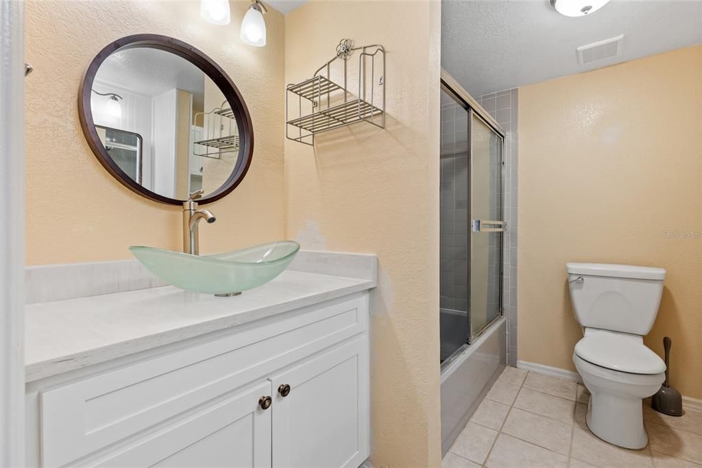 Active With Contract: $189,900 (2 beds, 2 baths, 1245 Square Feet)