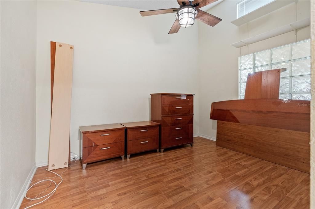 Active With Contract: $189,900 (2 beds, 2 baths, 1245 Square Feet)