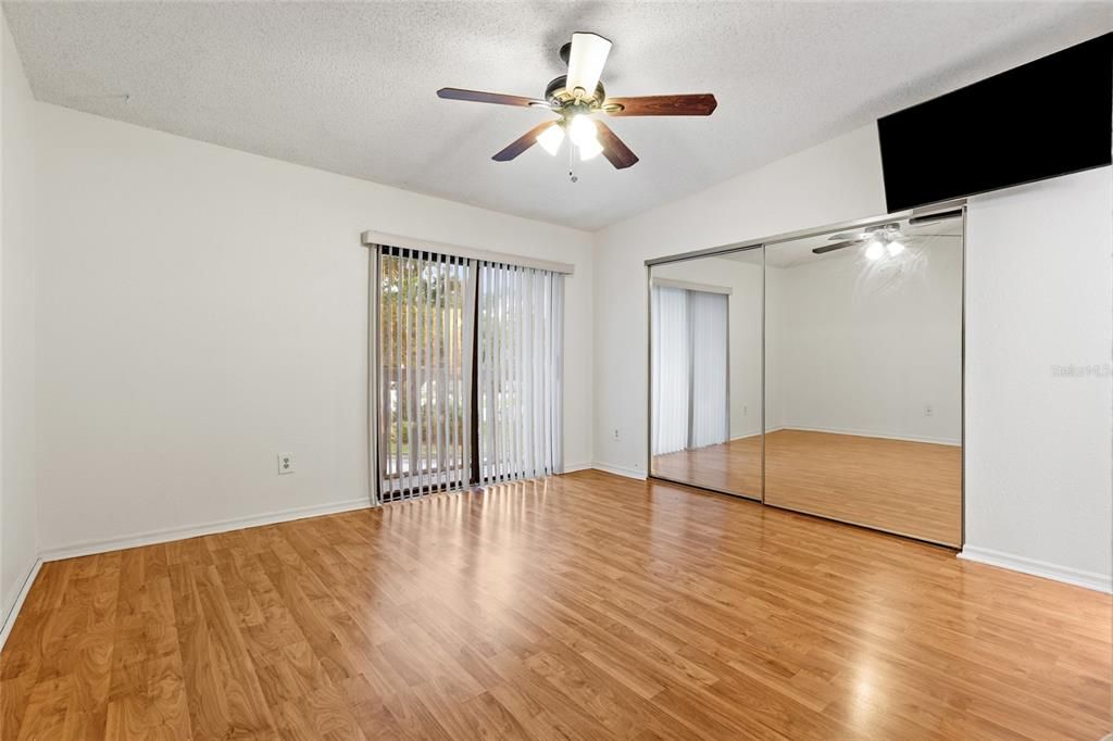 Active With Contract: $189,900 (2 beds, 2 baths, 1245 Square Feet)