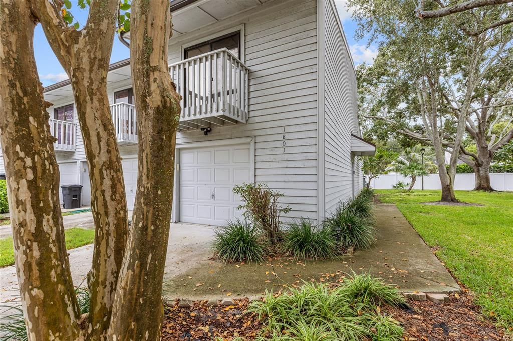 Active With Contract: $189,900 (2 beds, 2 baths, 1245 Square Feet)