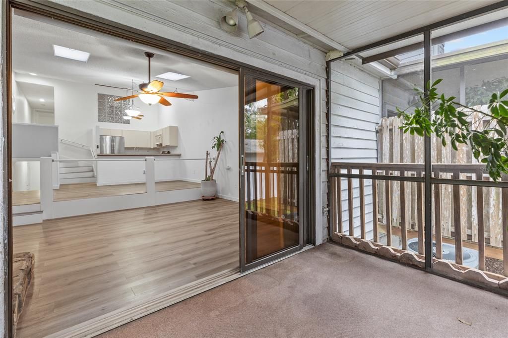 Active With Contract: $189,900 (2 beds, 2 baths, 1245 Square Feet)