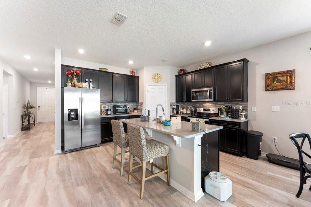 For Sale: $390,000 (4 beds, 2 baths, 1910 Square Feet)