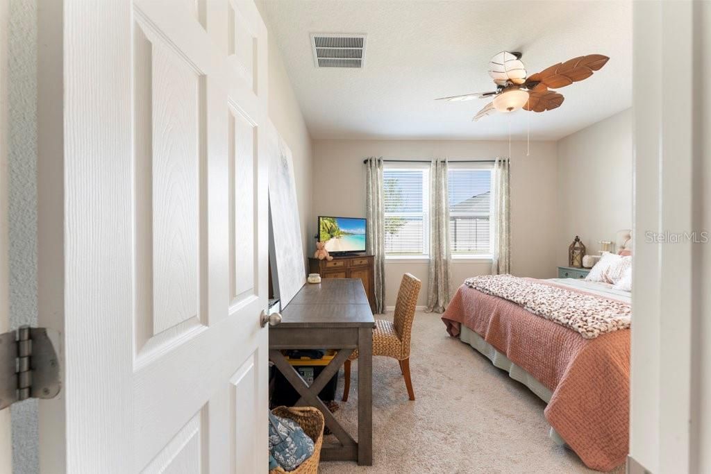 For Sale: $390,000 (4 beds, 2 baths, 1910 Square Feet)