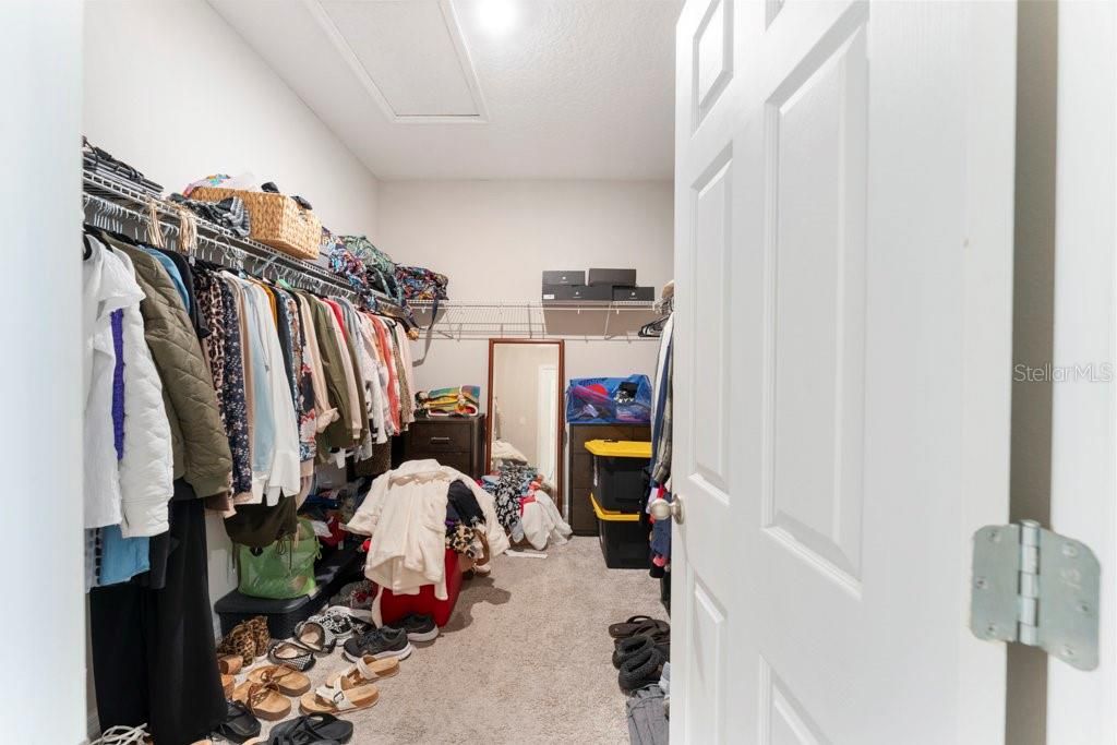 For Sale: $390,000 (4 beds, 2 baths, 1910 Square Feet)