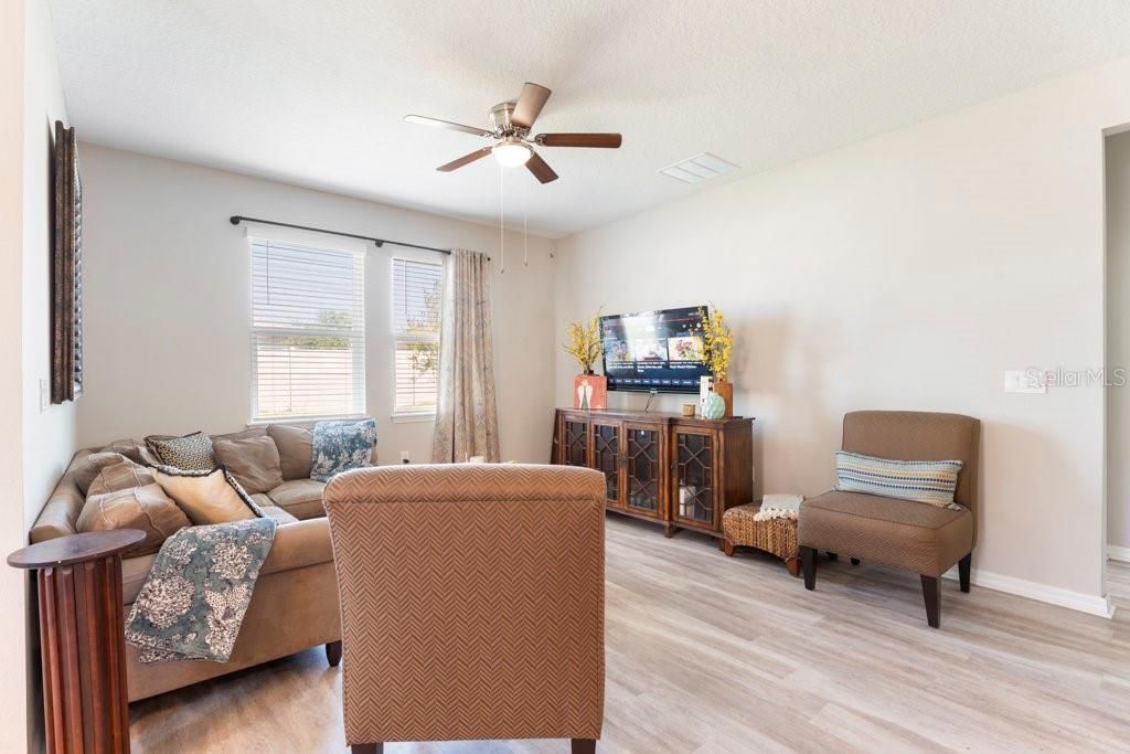 For Sale: $390,000 (4 beds, 2 baths, 1910 Square Feet)