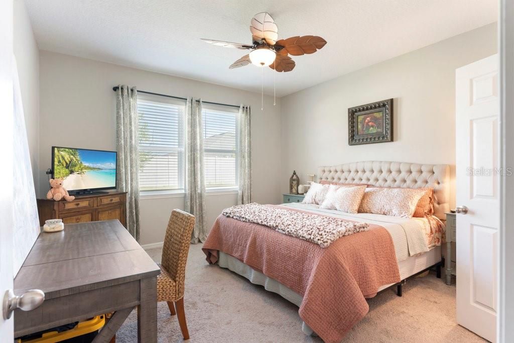 For Sale: $390,000 (4 beds, 2 baths, 1910 Square Feet)