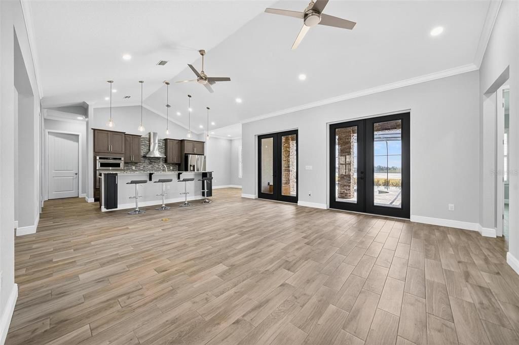 For Sale: $775,000 (4 beds, 3 baths, 2612 Square Feet)