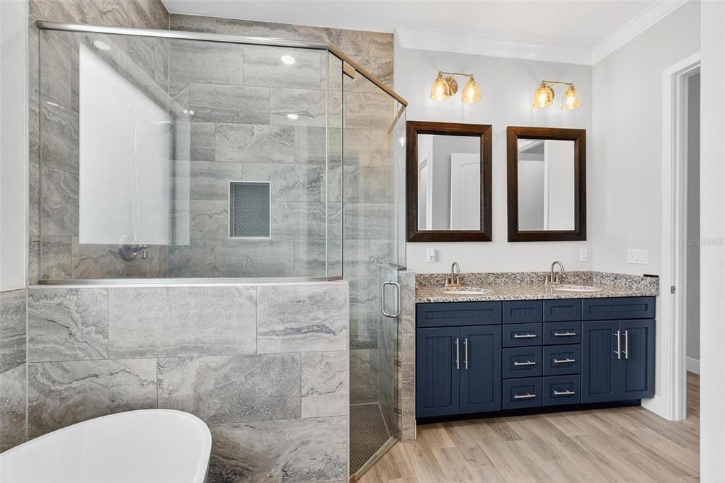 For Sale: $775,000 (4 beds, 3 baths, 2612 Square Feet)