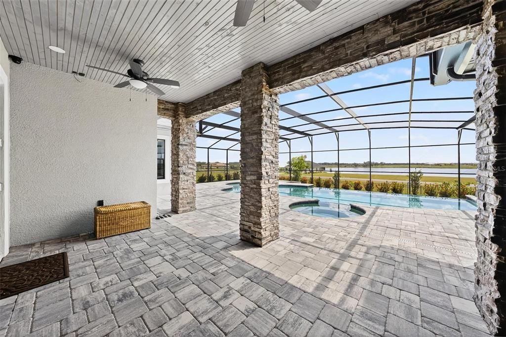 For Sale: $775,000 (4 beds, 3 baths, 2612 Square Feet)