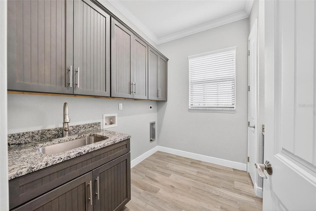 For Sale: $775,000 (4 beds, 3 baths, 2612 Square Feet)