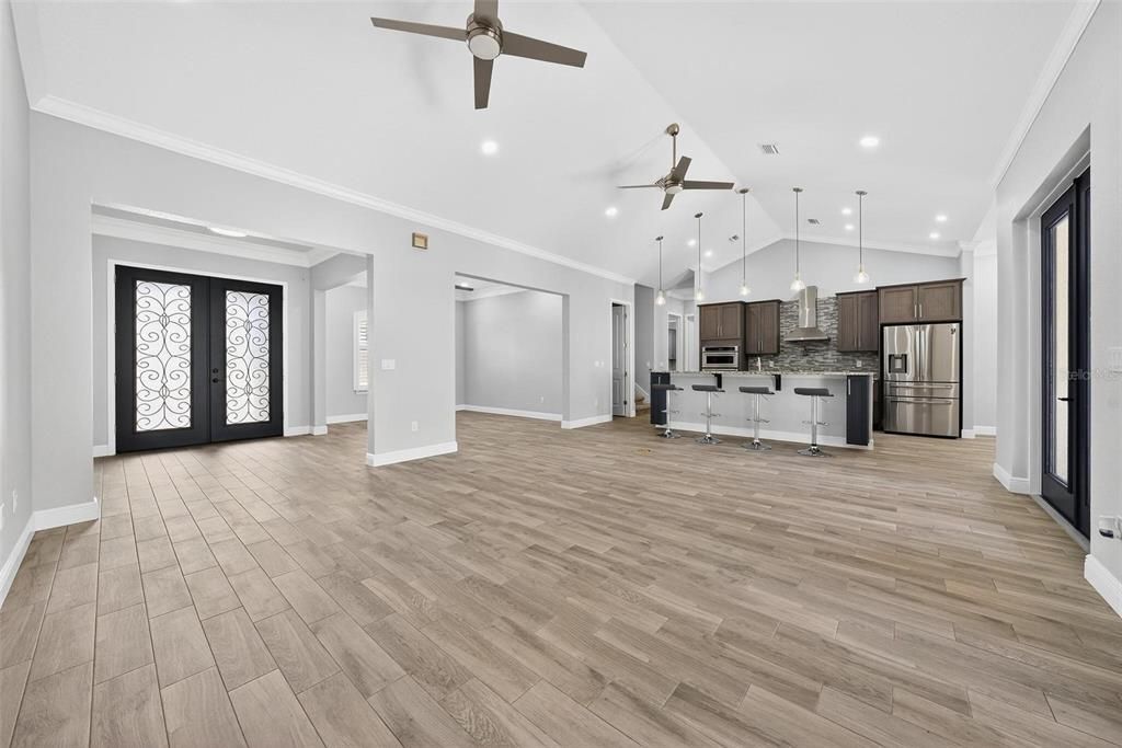 For Sale: $775,000 (4 beds, 3 baths, 2612 Square Feet)