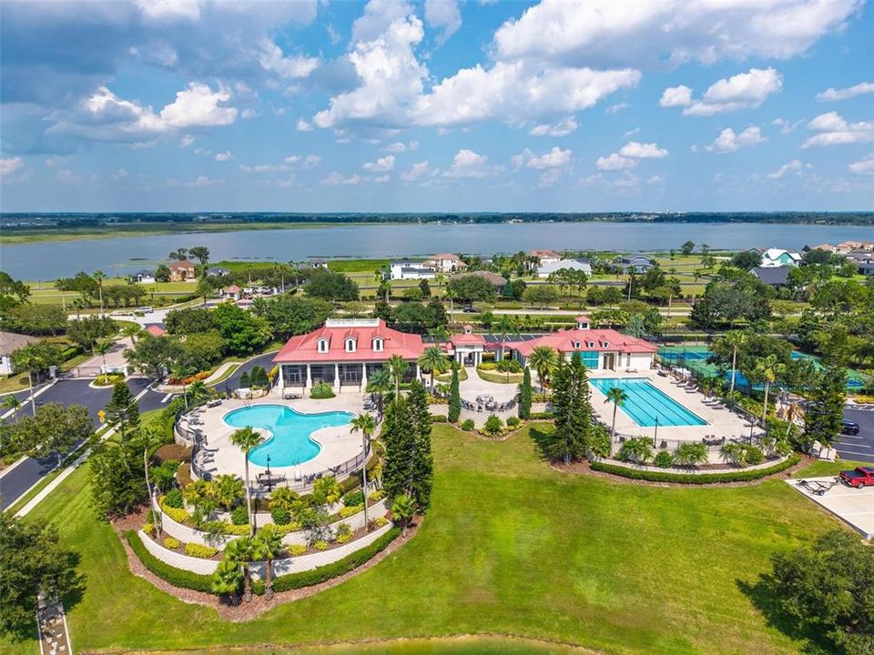 For Sale: $775,000 (4 beds, 3 baths, 2612 Square Feet)