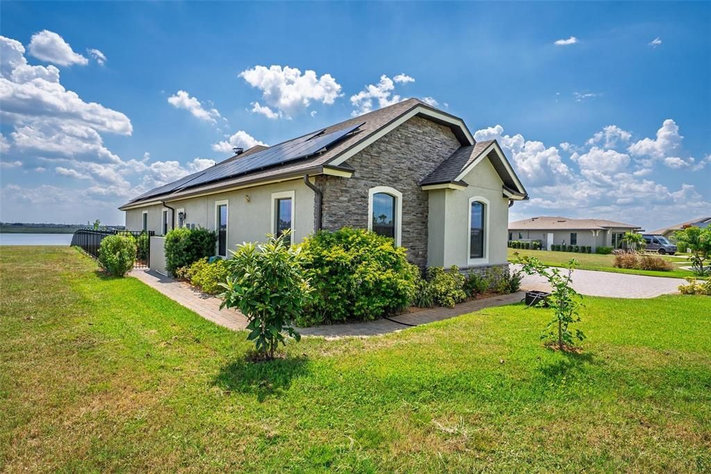 For Sale: $775,000 (4 beds, 3 baths, 2612 Square Feet)