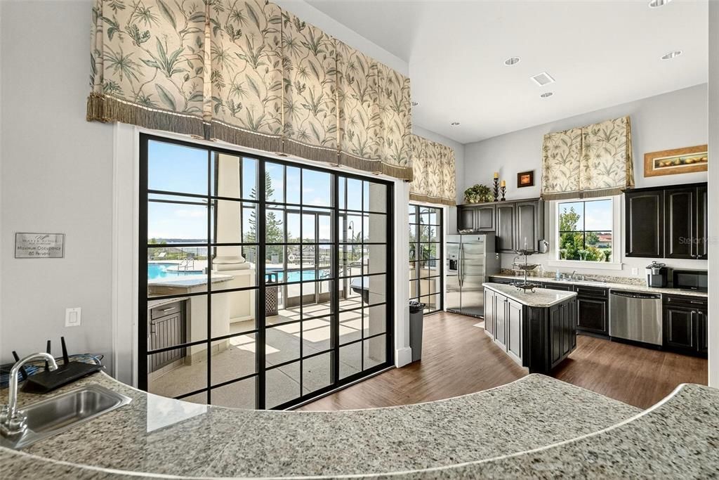 For Sale: $775,000 (4 beds, 3 baths, 2612 Square Feet)