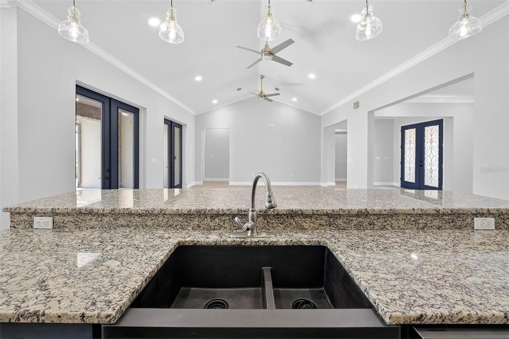 For Sale: $775,000 (4 beds, 3 baths, 2612 Square Feet)