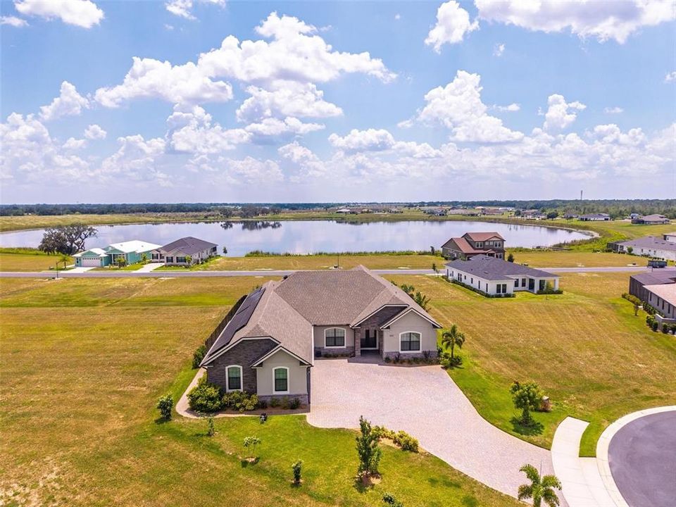 For Sale: $775,000 (4 beds, 3 baths, 2612 Square Feet)