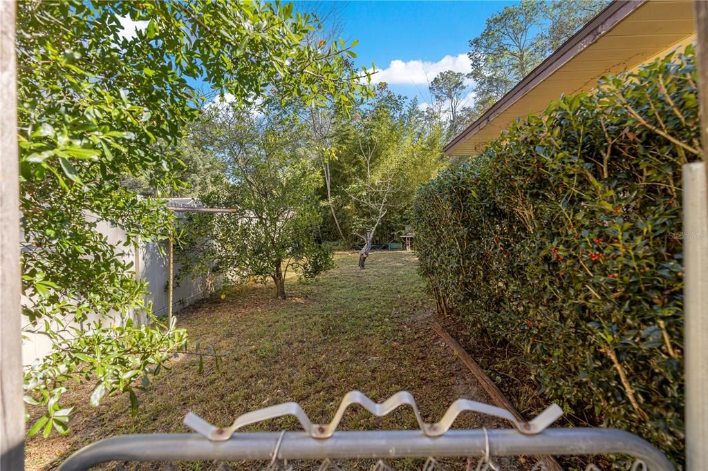 Active With Contract: $199,900 (3 beds, 2 baths, 1284 Square Feet)