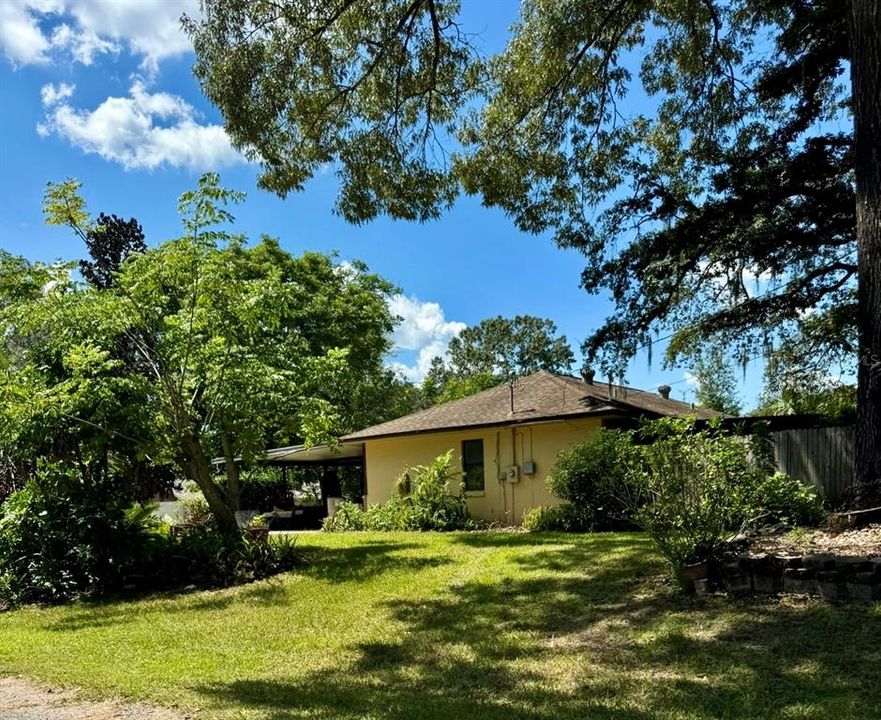 Active With Contract: $199,900 (3 beds, 2 baths, 1284 Square Feet)