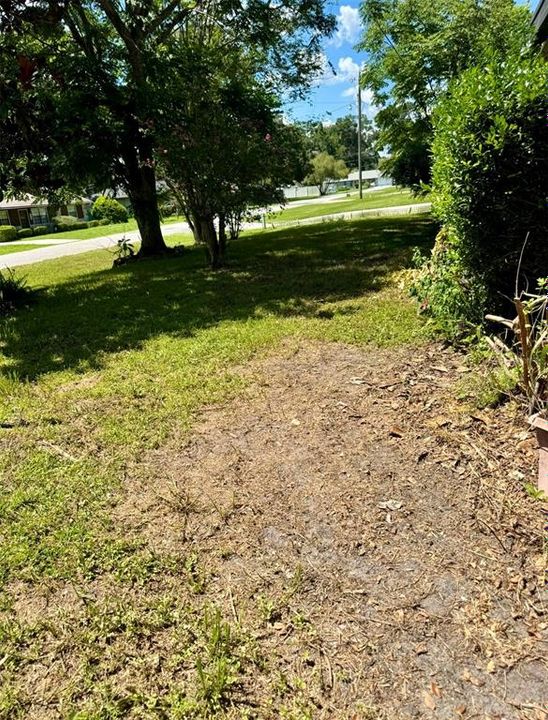 Active With Contract: $199,900 (3 beds, 2 baths, 1284 Square Feet)