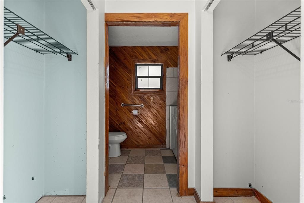 Active With Contract: $199,900 (3 beds, 2 baths, 1284 Square Feet)