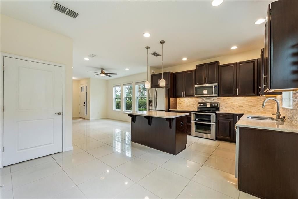 待售: $399,900 (3 贝兹, 3 浴室, 1758 平方英尺)