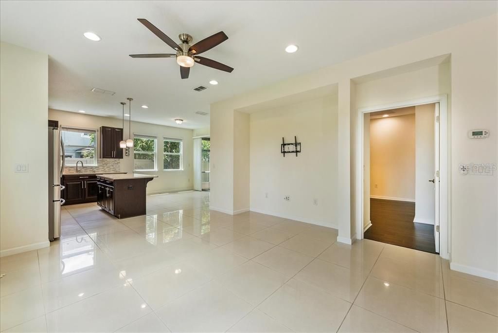 待售: $399,900 (3 贝兹, 3 浴室, 1758 平方英尺)