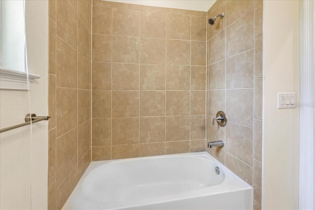 待售: $399,900 (3 贝兹, 3 浴室, 1758 平方英尺)