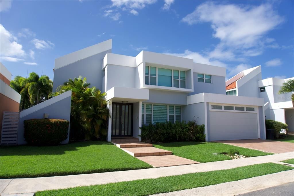 For Sale: $625,000 (4 beds, 2 baths, 3300 Square Feet)