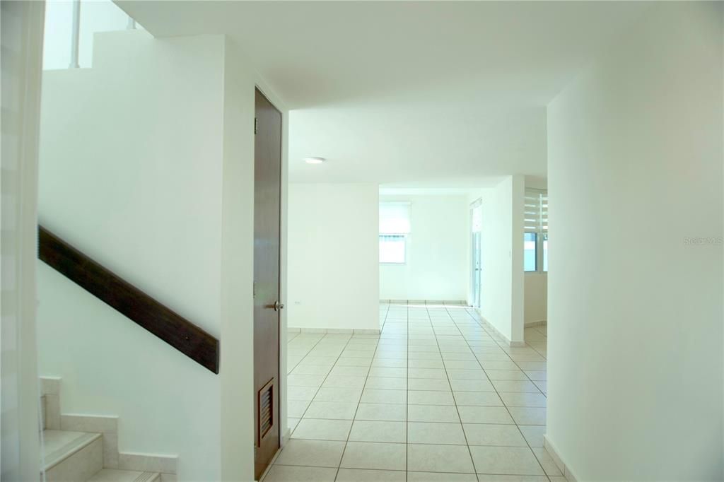 For Sale: $625,000 (4 beds, 2 baths, 3300 Square Feet)