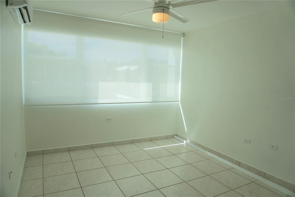 For Sale: $625,000 (4 beds, 2 baths, 3300 Square Feet)