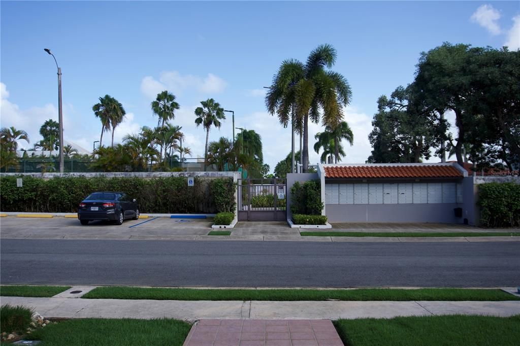 For Sale: $625,000 (4 beds, 2 baths, 3300 Square Feet)