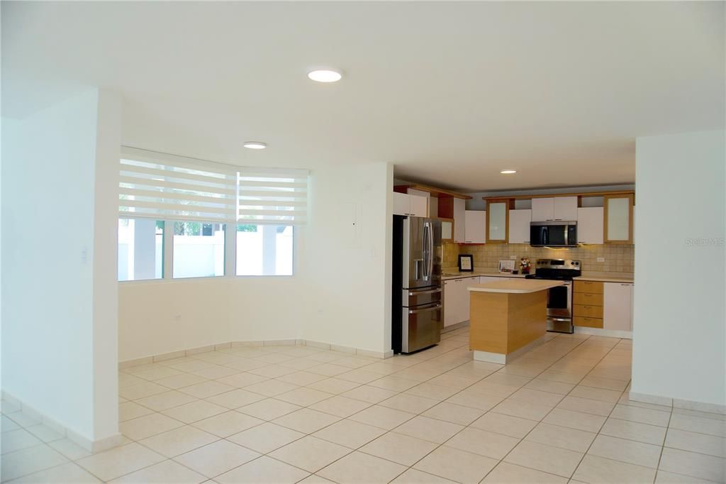 For Sale: $625,000 (4 beds, 2 baths, 3300 Square Feet)