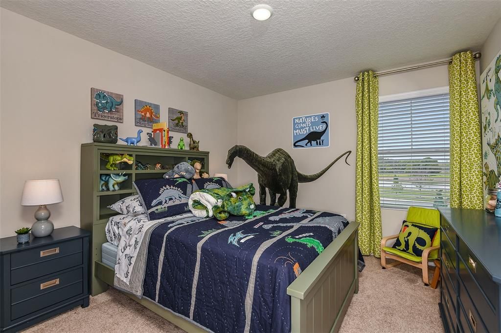 合同活跃: $449,990 (5 贝兹, 3 浴室, 2470 平方英尺)