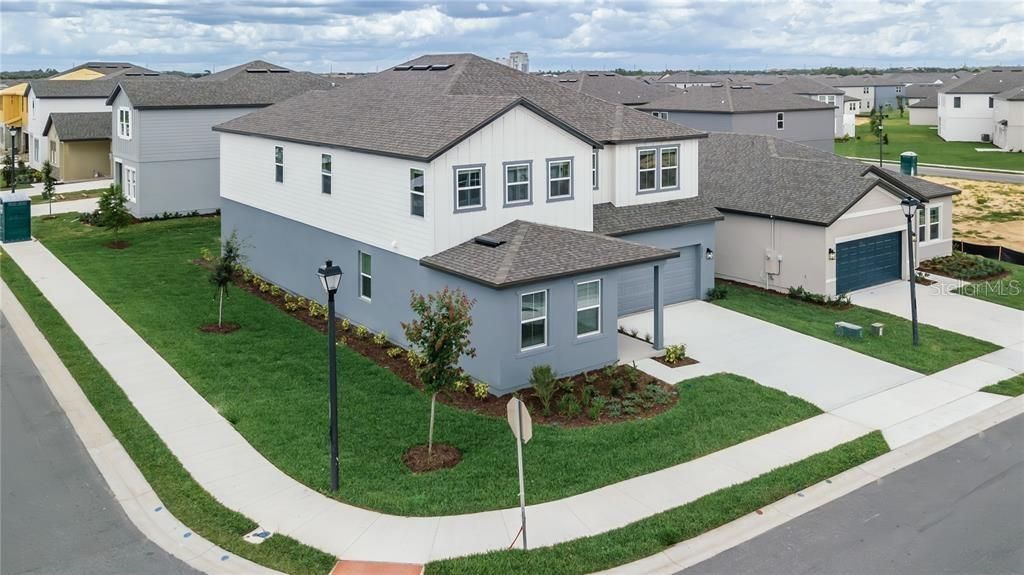 Active With Contract: $3,950 (5 beds, 4 baths, 3931 Square Feet)