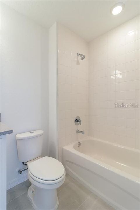 Active With Contract: $3,950 (5 beds, 4 baths, 3931 Square Feet)