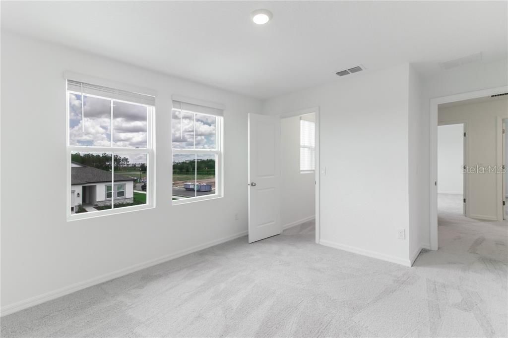 Active With Contract: $3,950 (5 beds, 4 baths, 3931 Square Feet)