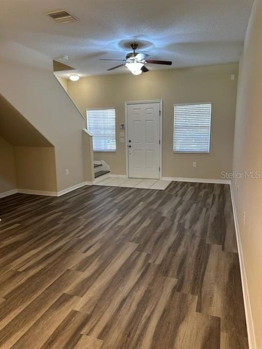 В аренду: $1,700 (2 спален, 2 ванн, 1224 Квадратных фут)