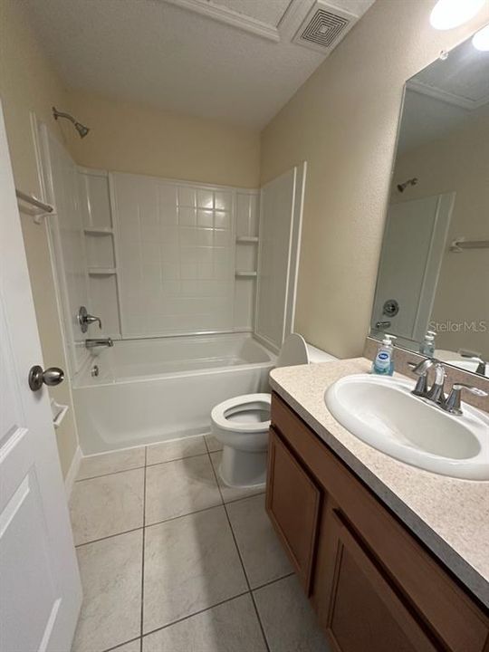 В аренду: $1,700 (2 спален, 2 ванн, 1224 Квадратных фут)