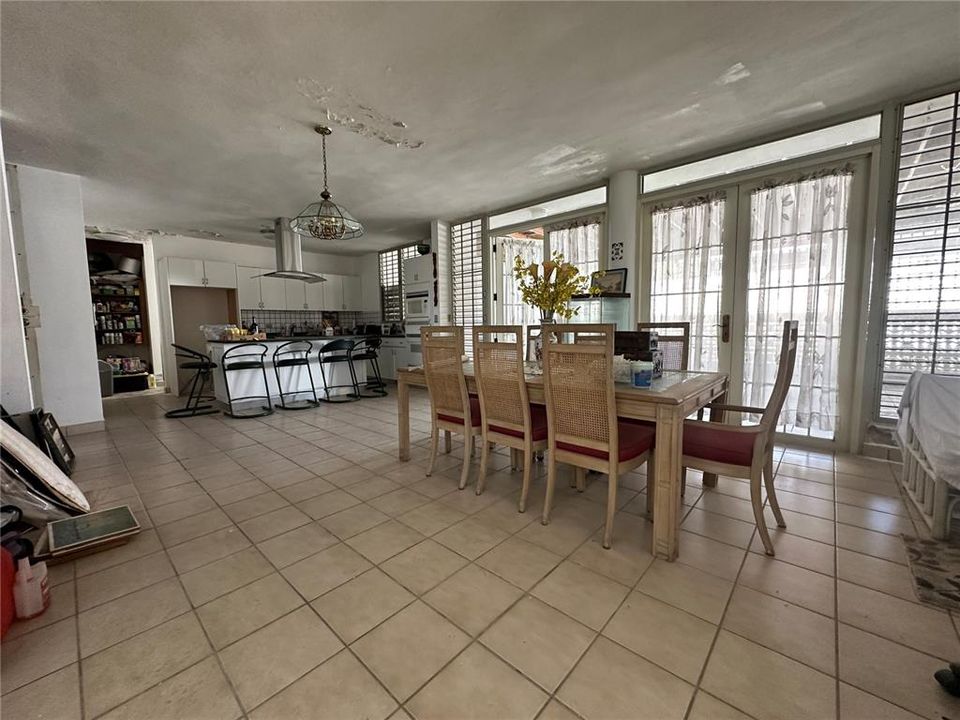 En Venta: $495,000 (4 camas, 4 baños, 2194 Pies cuadrados)