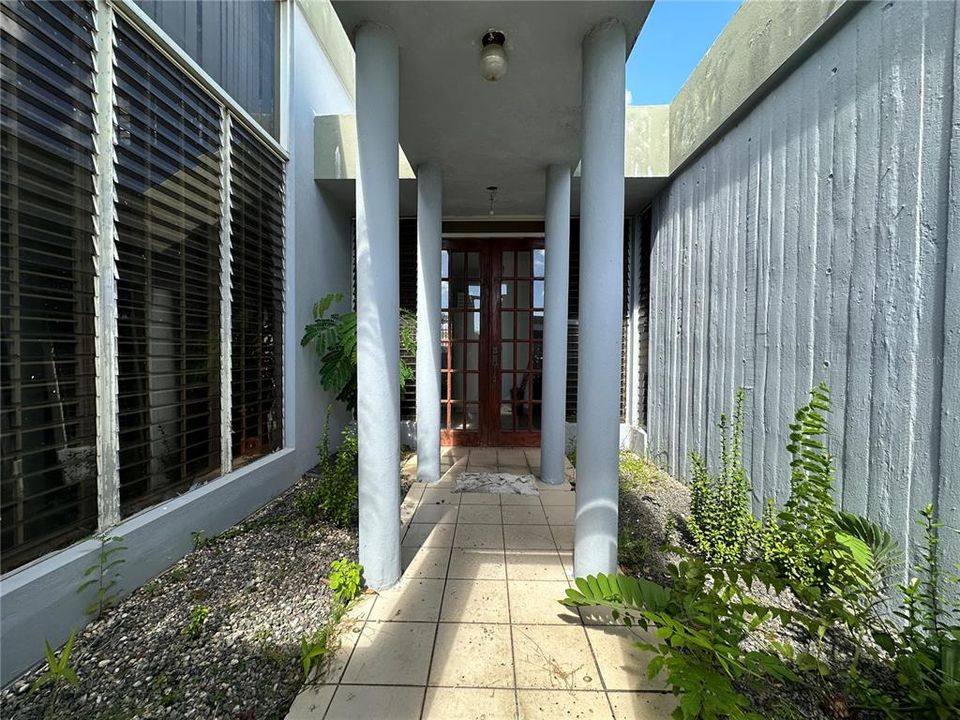 En Venta: $495,000 (4 camas, 4 baños, 2194 Pies cuadrados)