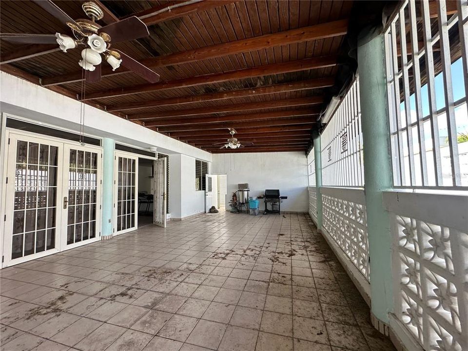 En Venta: $495,000 (4 camas, 4 baños, 2194 Pies cuadrados)