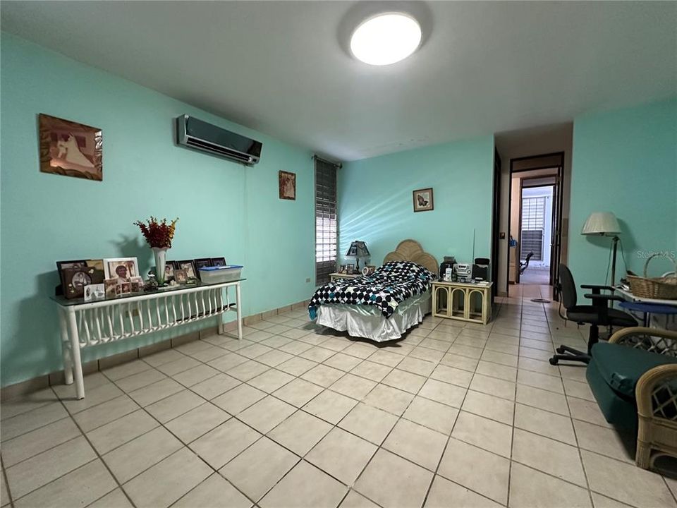 En Venta: $495,000 (4 camas, 4 baños, 2194 Pies cuadrados)