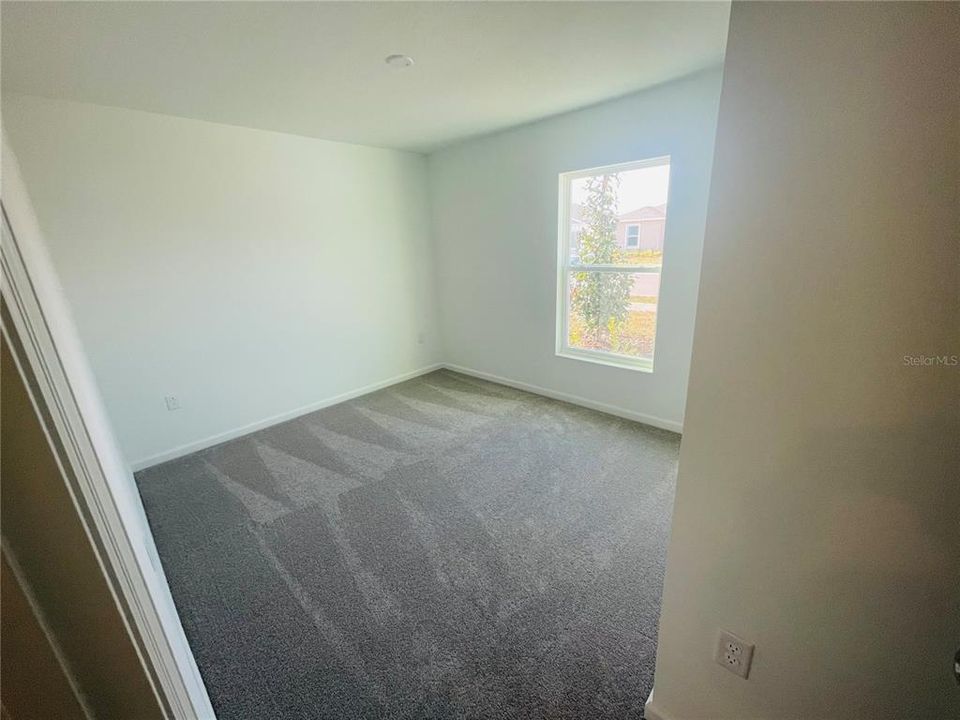 В аренду: $2,200 (4 спален, 2 ванн, 1824 Квадратных фут)