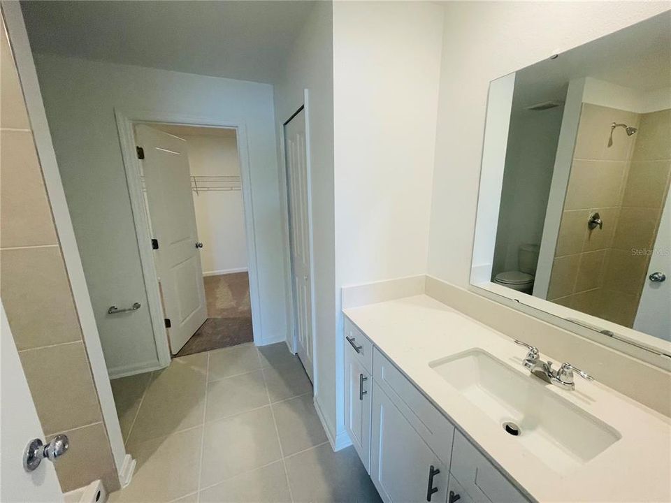 В аренду: $2,200 (4 спален, 2 ванн, 1824 Квадратных фут)