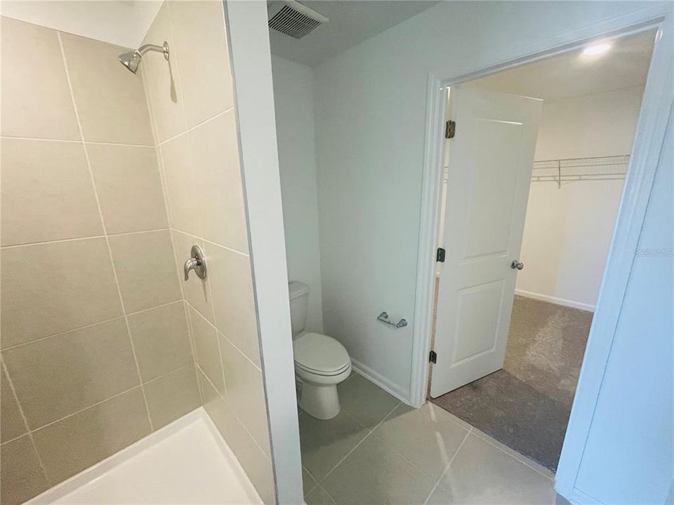 В аренду: $2,200 (4 спален, 2 ванн, 1824 Квадратных фут)