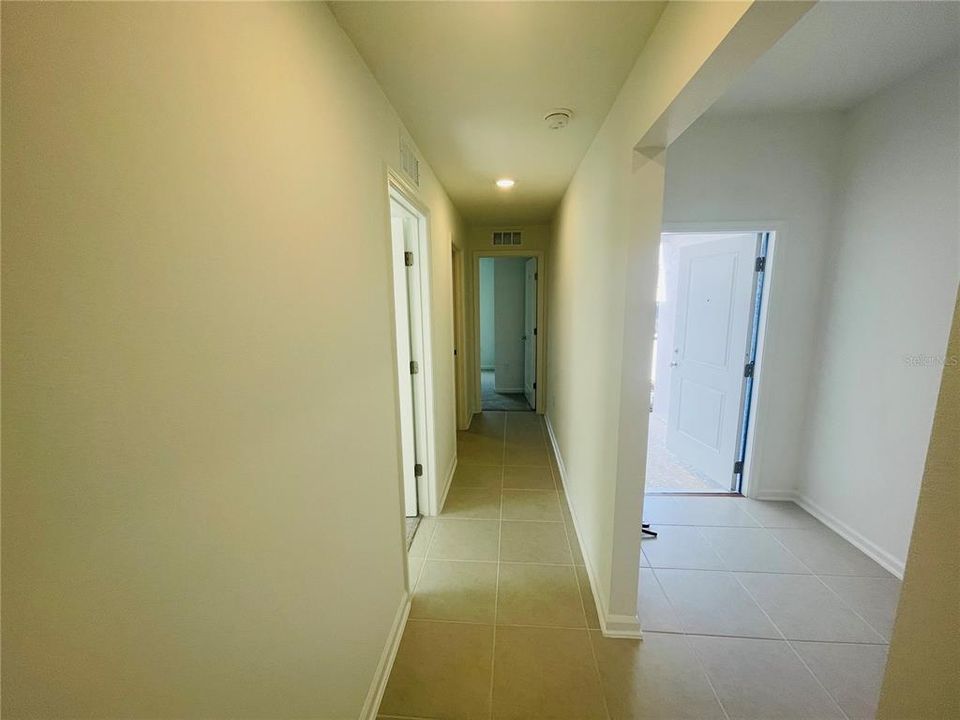 В аренду: $2,200 (4 спален, 2 ванн, 1824 Квадратных фут)